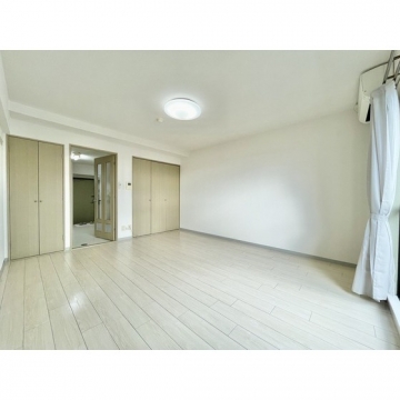 スタジオフラット