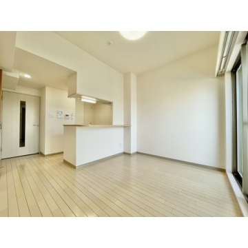 ディークレスト太子堂駅前　West