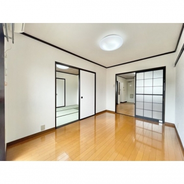 クレストエイト