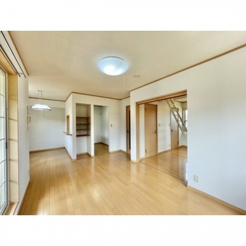 シャイニーヒルズＡ棟