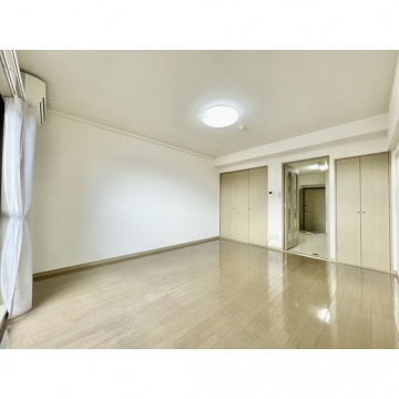 スタジオフラット