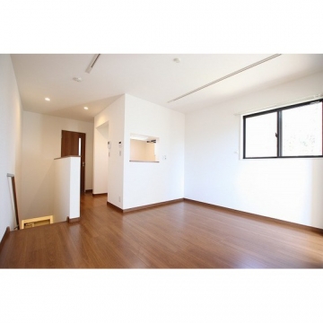 コンラッドヒルズB