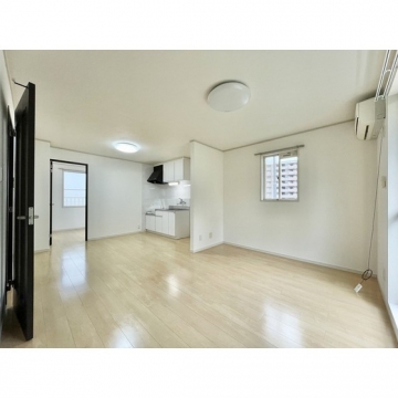 キャステール八乙女